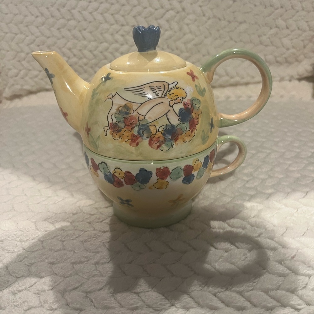 Angel Motif Teapot Set - Cream and Multicolor